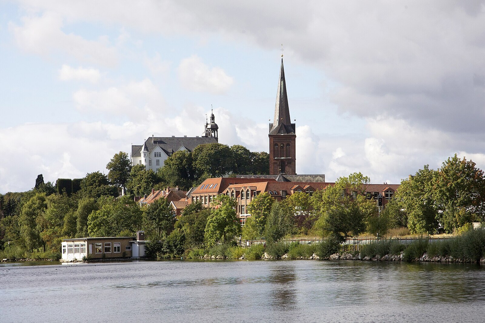 Schloss und Nikolaikirche Plön